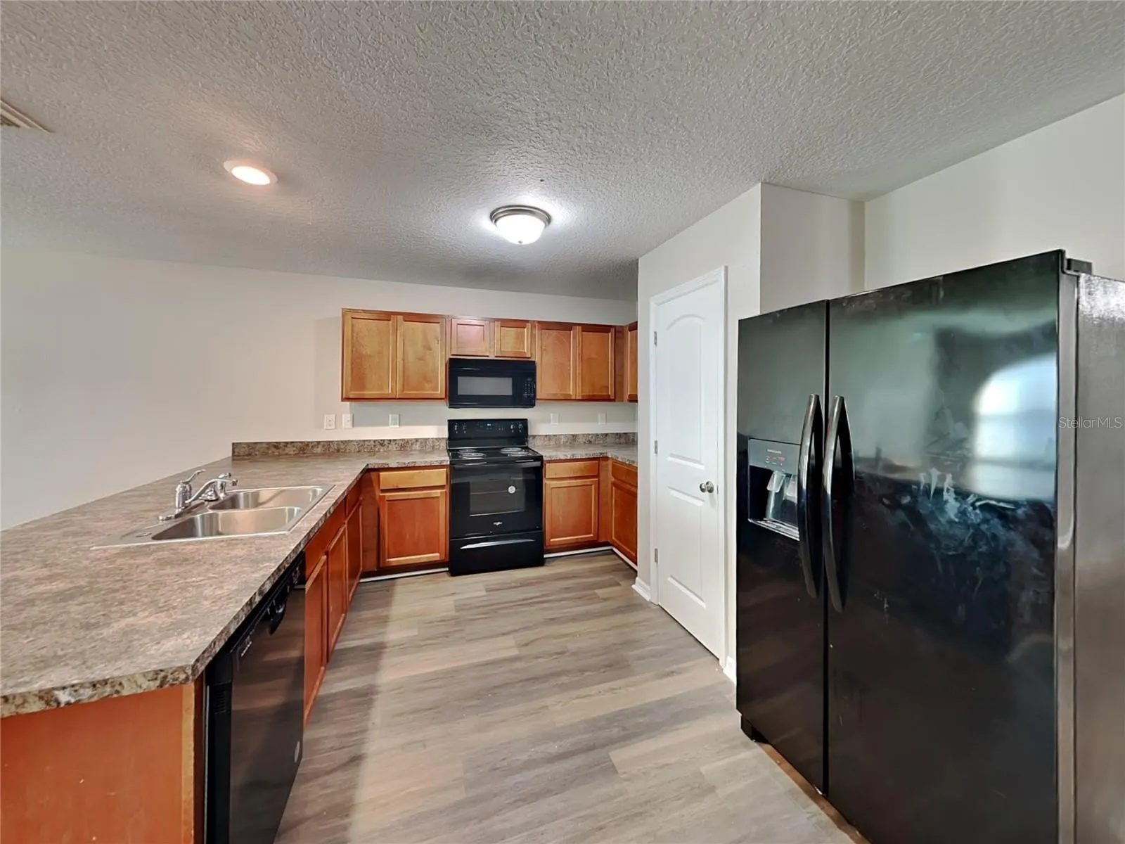 275 ELM CT