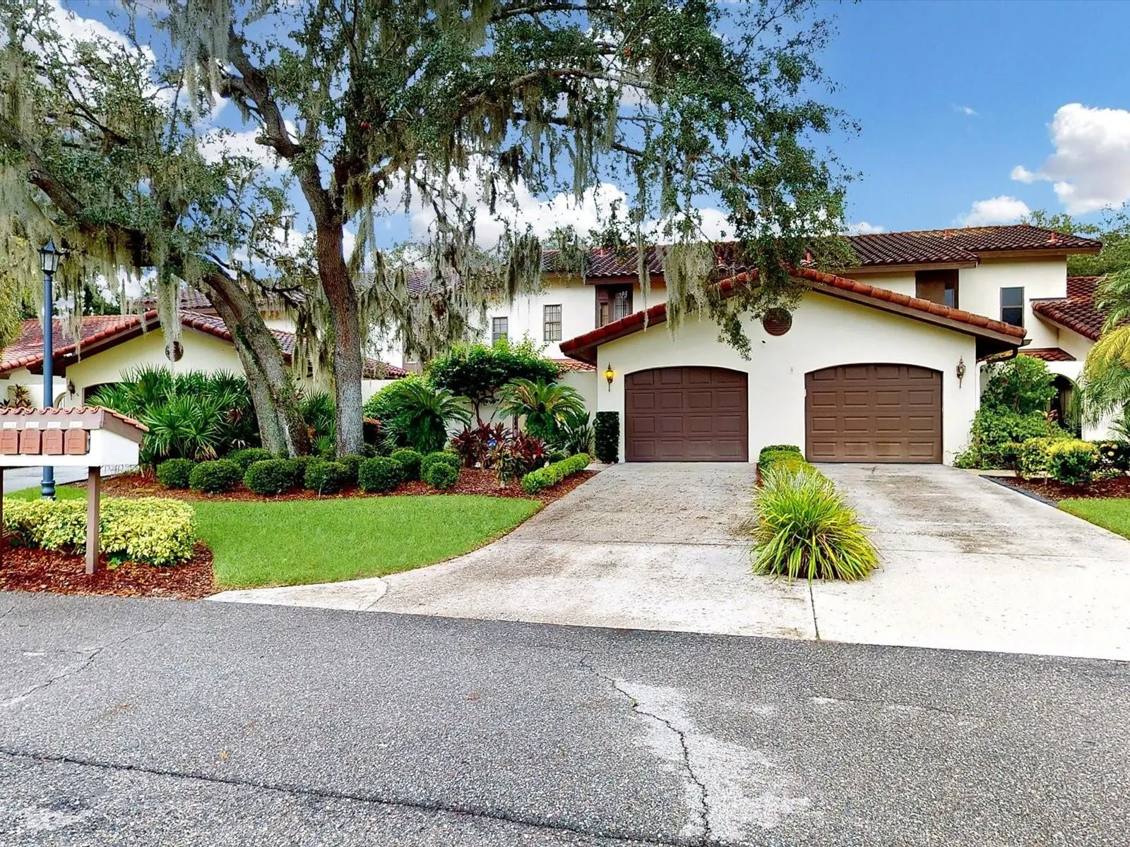 153 STRATFORD CT