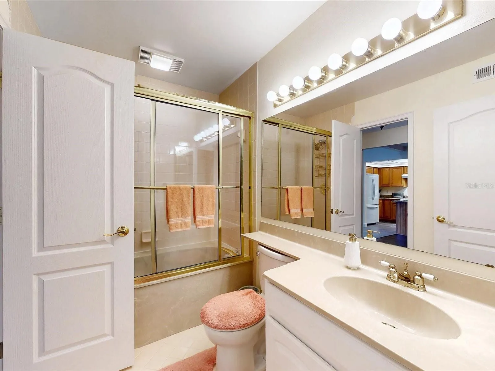 153 STRATFORD CT