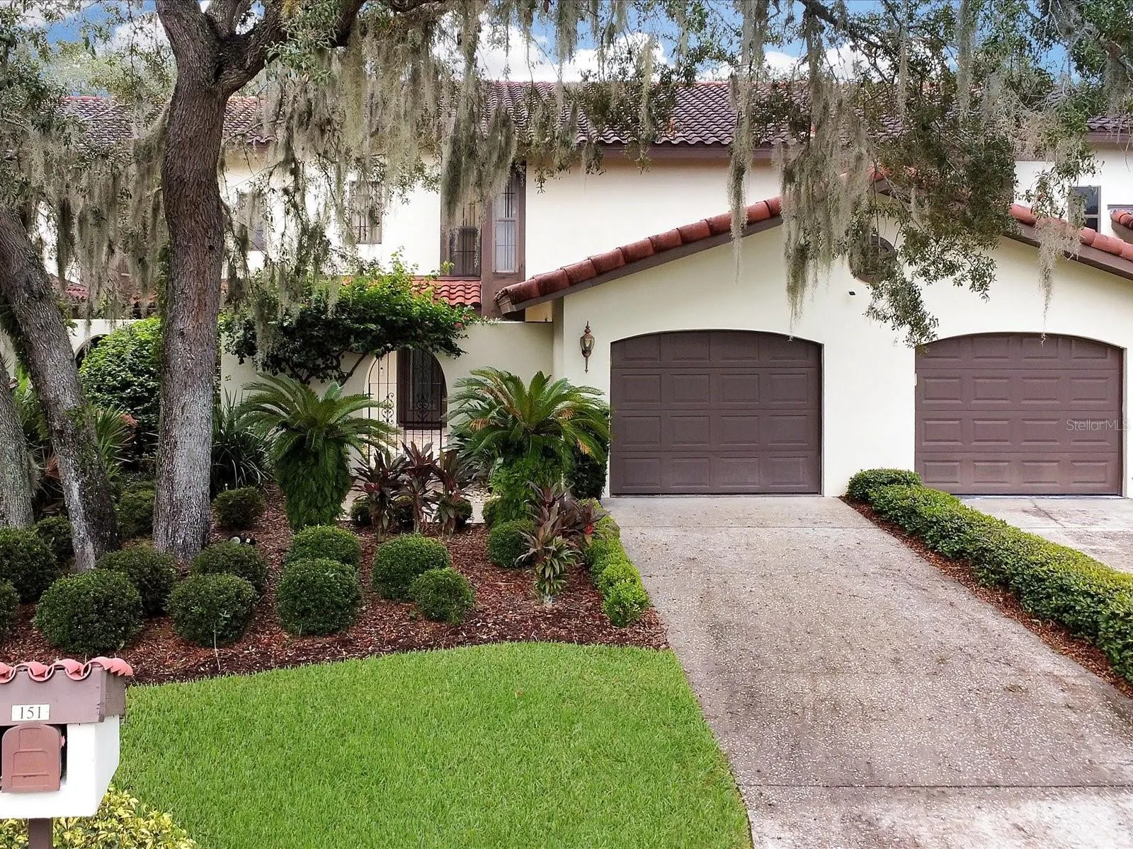 153 STRATFORD CT