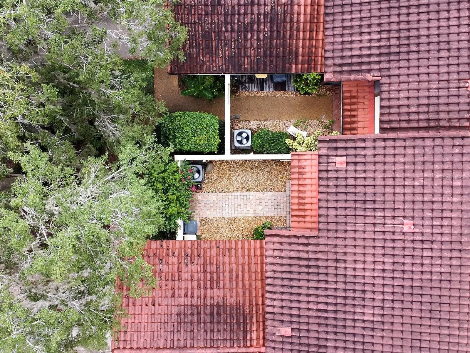 153 STRATFORD CT