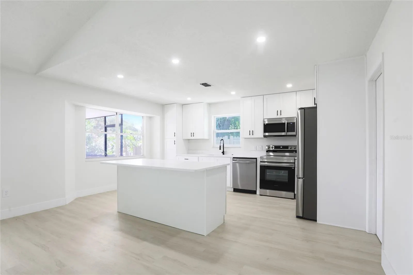 6572 MAUNA LOA BLVD