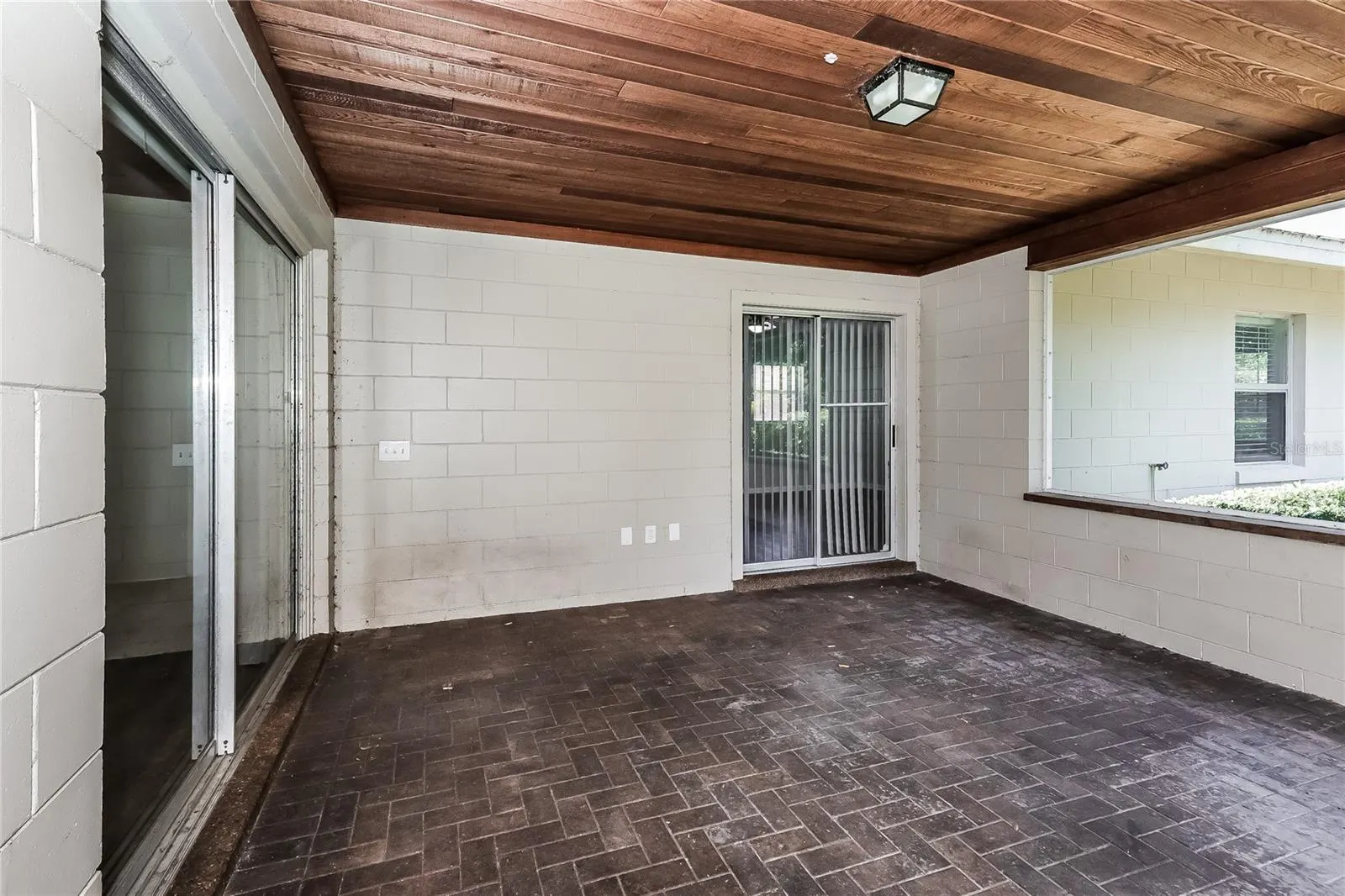 120 MILLER DR