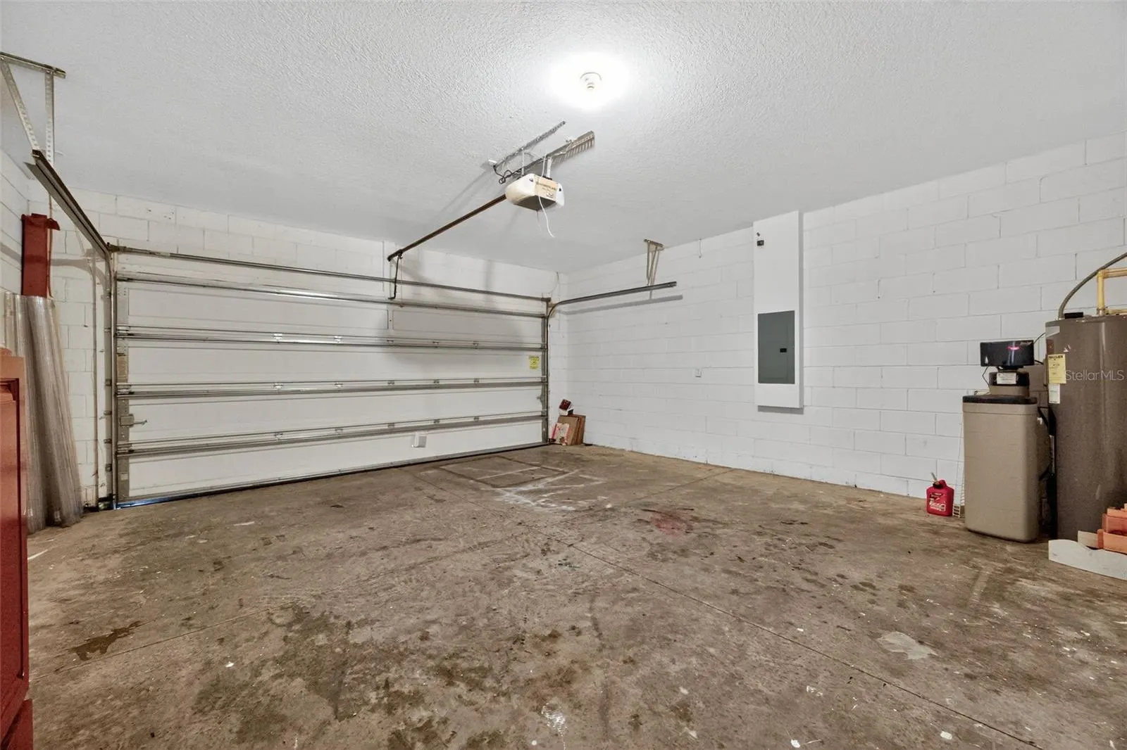 915 REVERE AVE