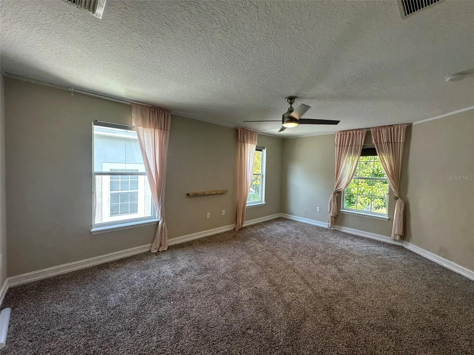 6979 BLUESTEM RD