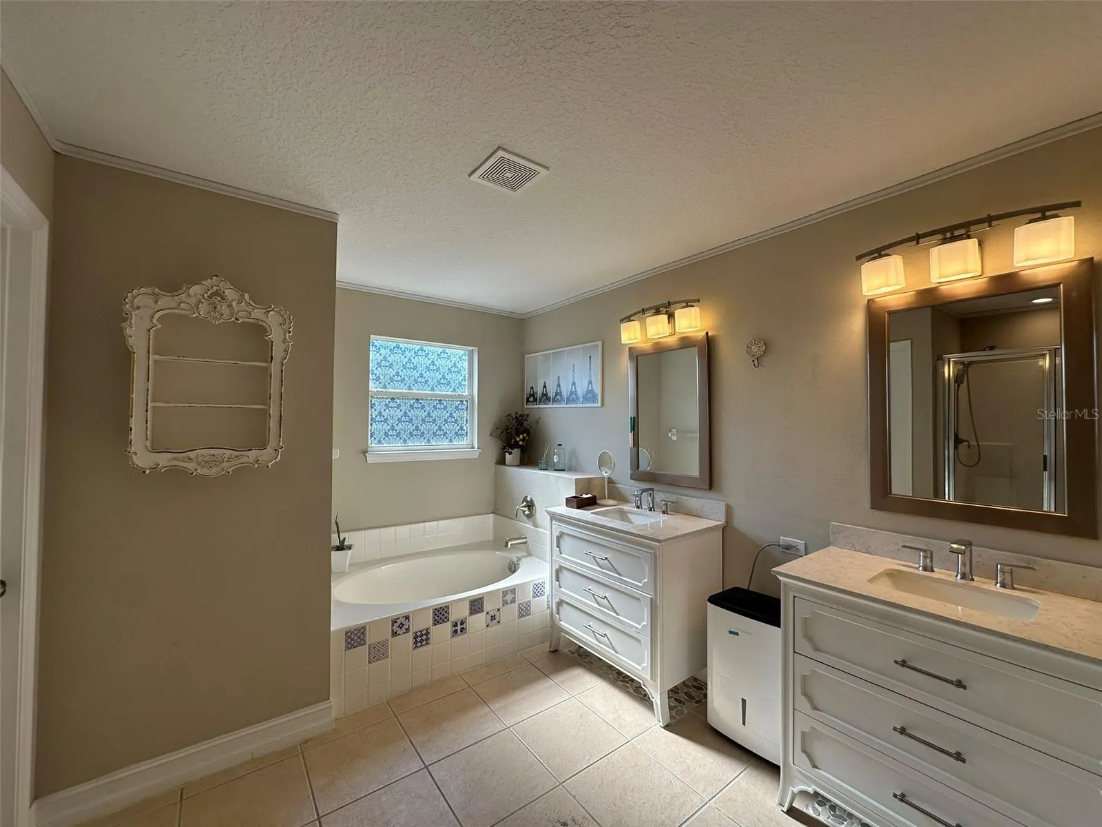 6979 BLUESTEM RD
