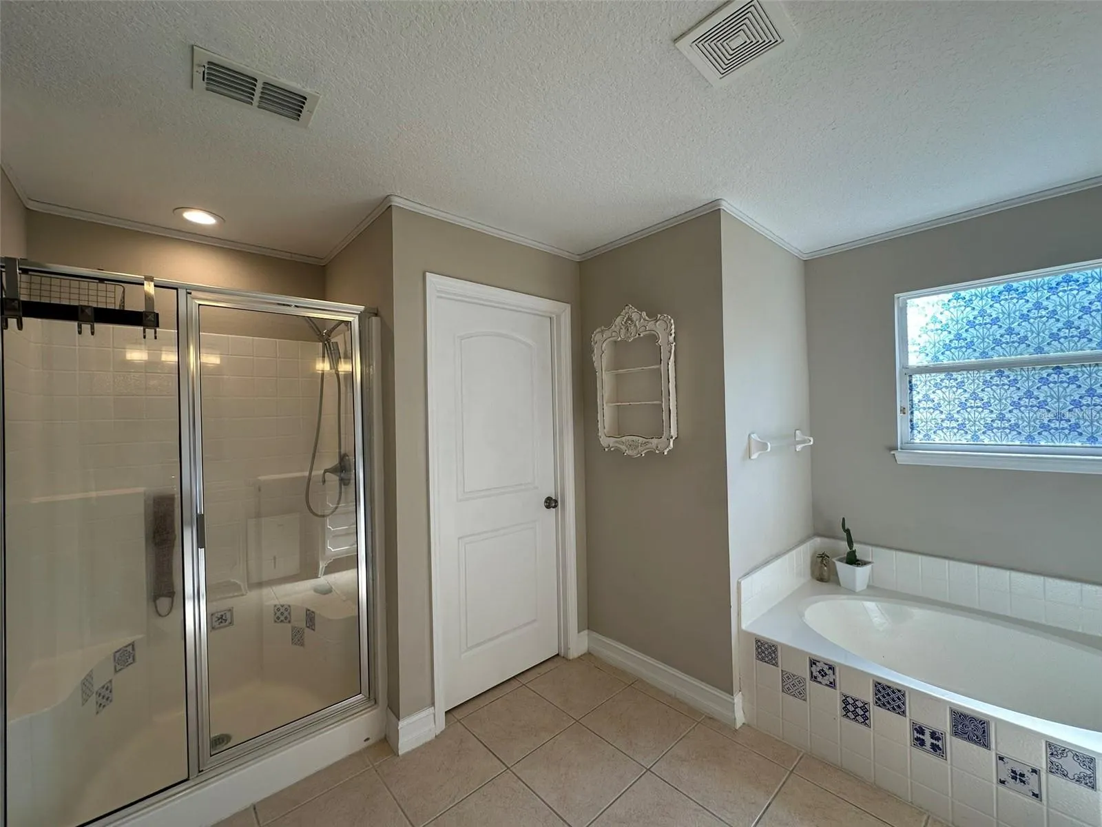 6979 BLUESTEM RD