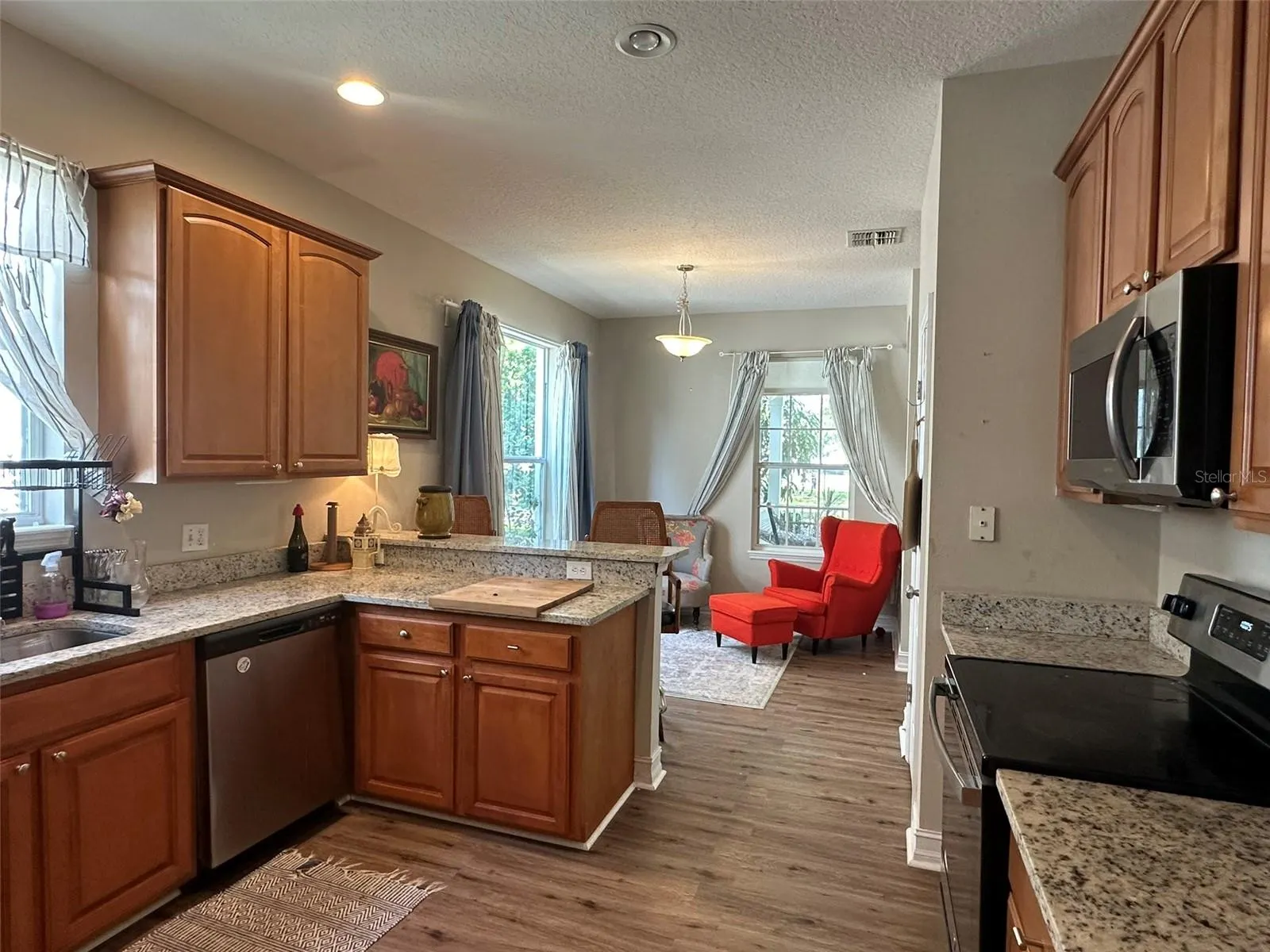 6979 BLUESTEM RD