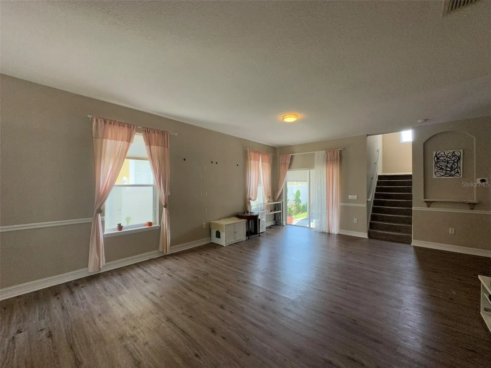 6979 BLUESTEM RD