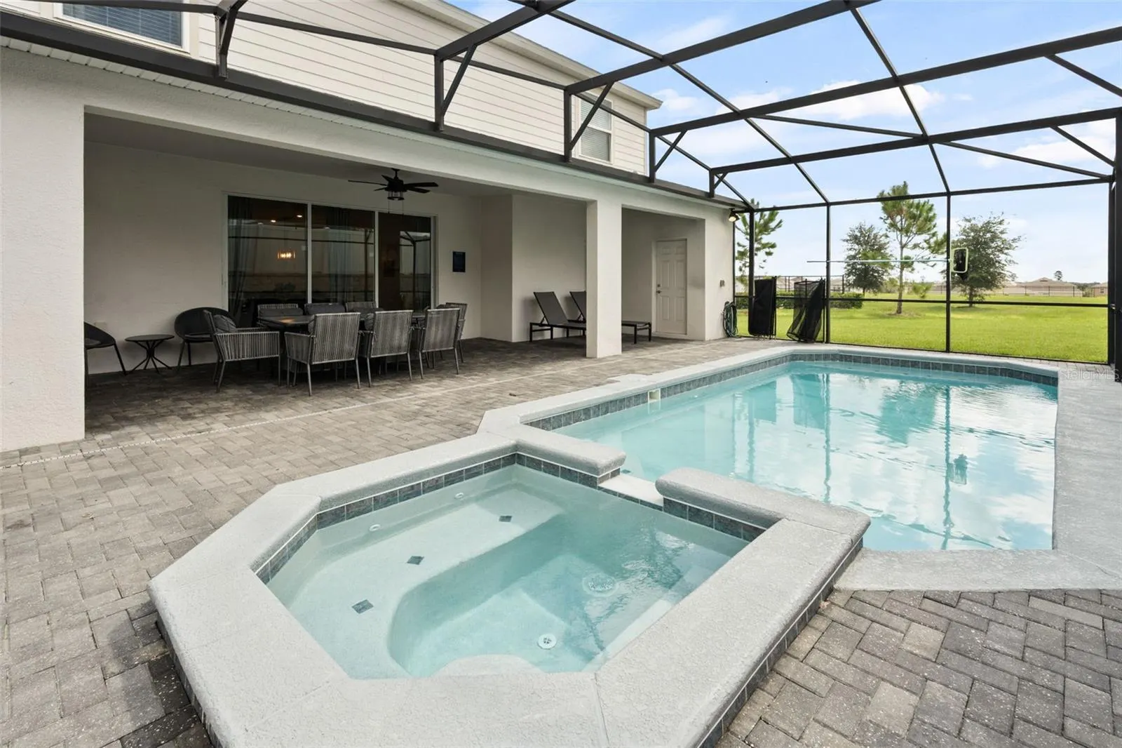 2070 LELANI CIR