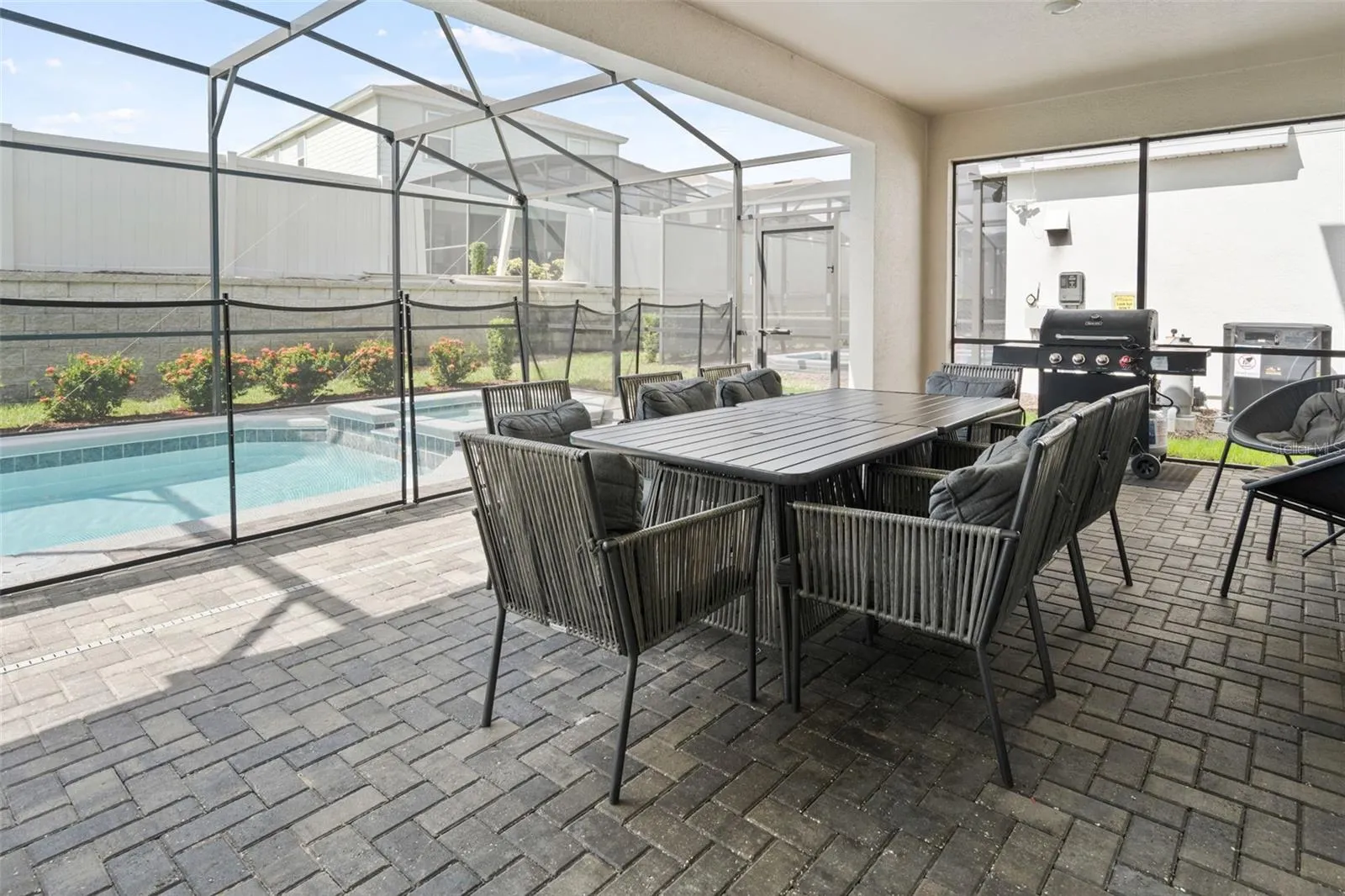 2070 LELANI CIR