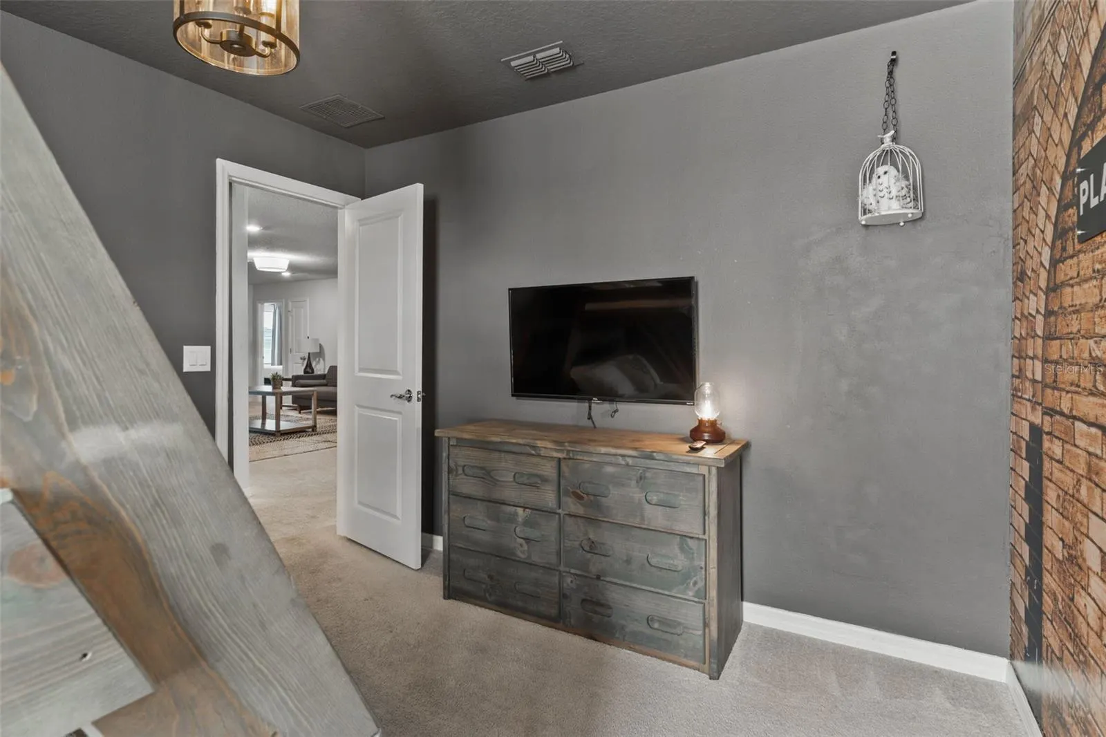 2070 LELANI CIR
