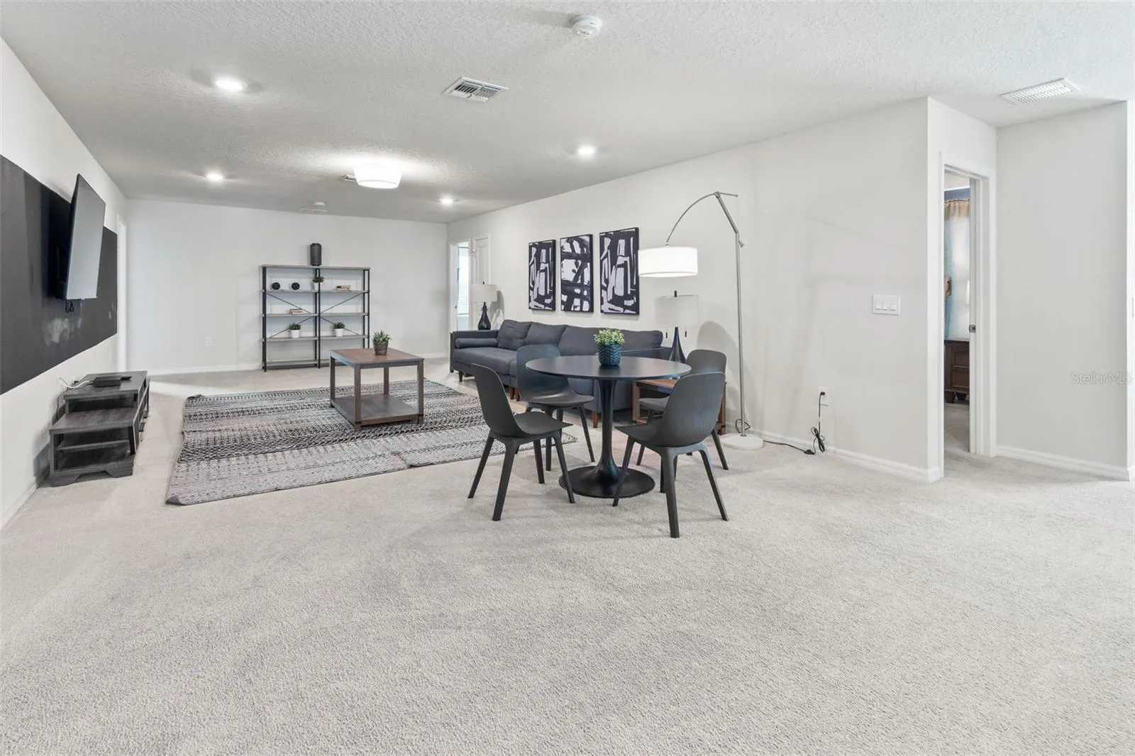 2070 LELANI CIR
