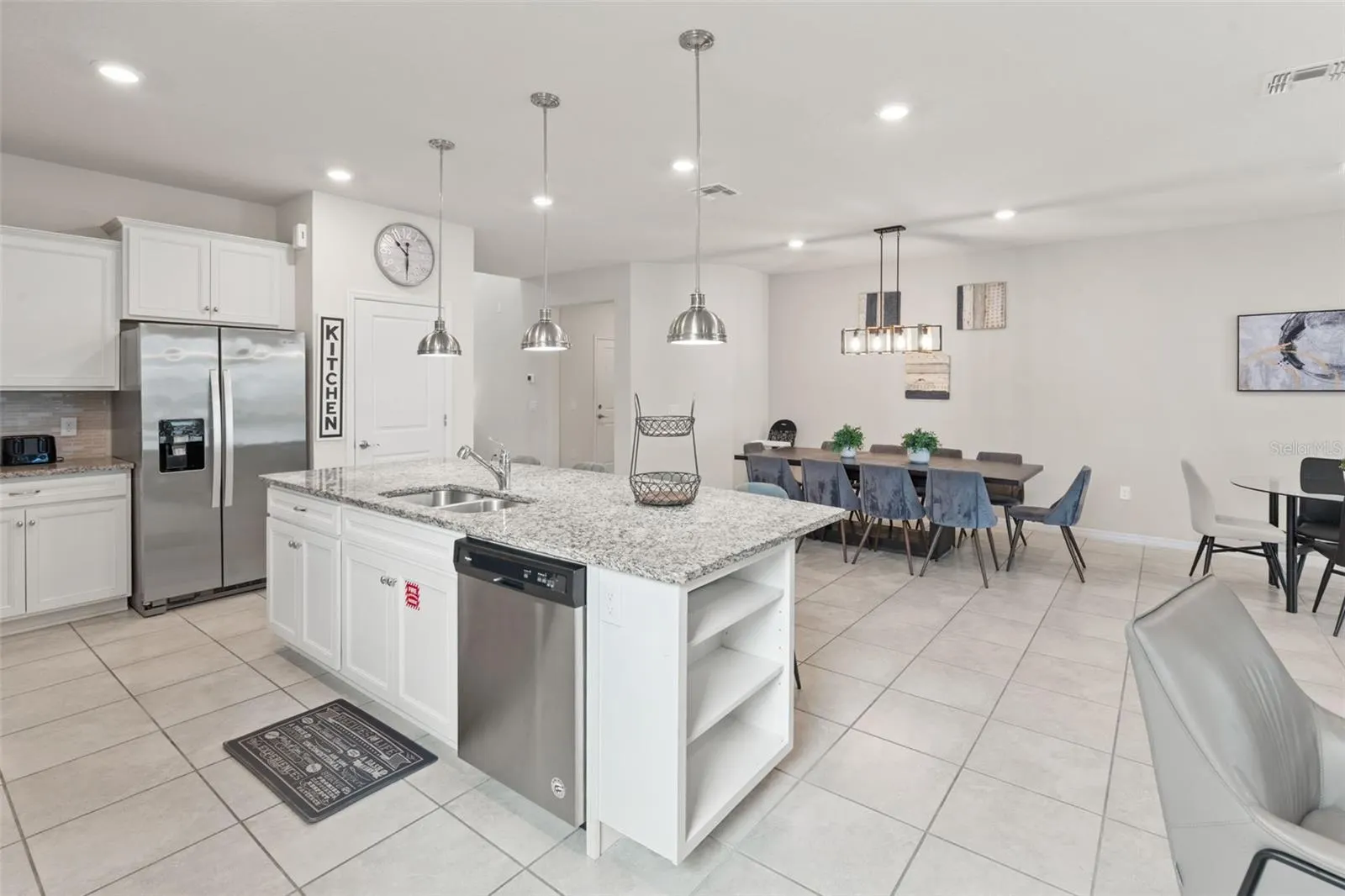 2070 LELANI CIR