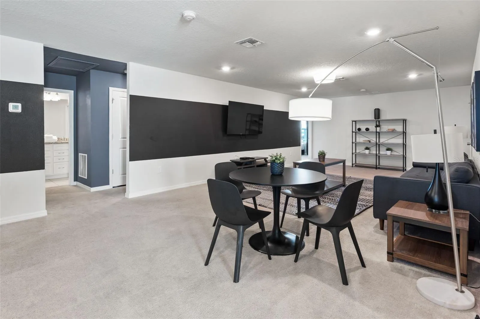 2070 LELANI CIR