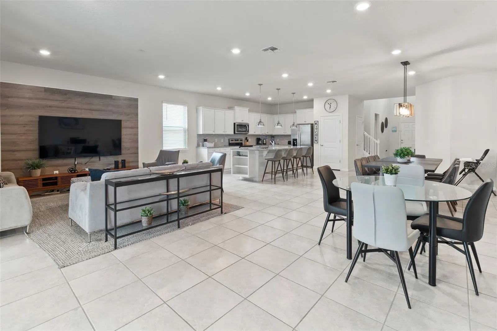 2070 LELANI CIR