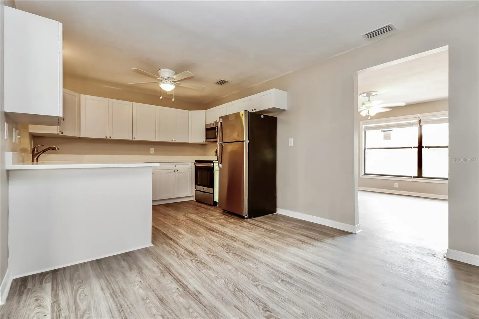1524 SANDY LN