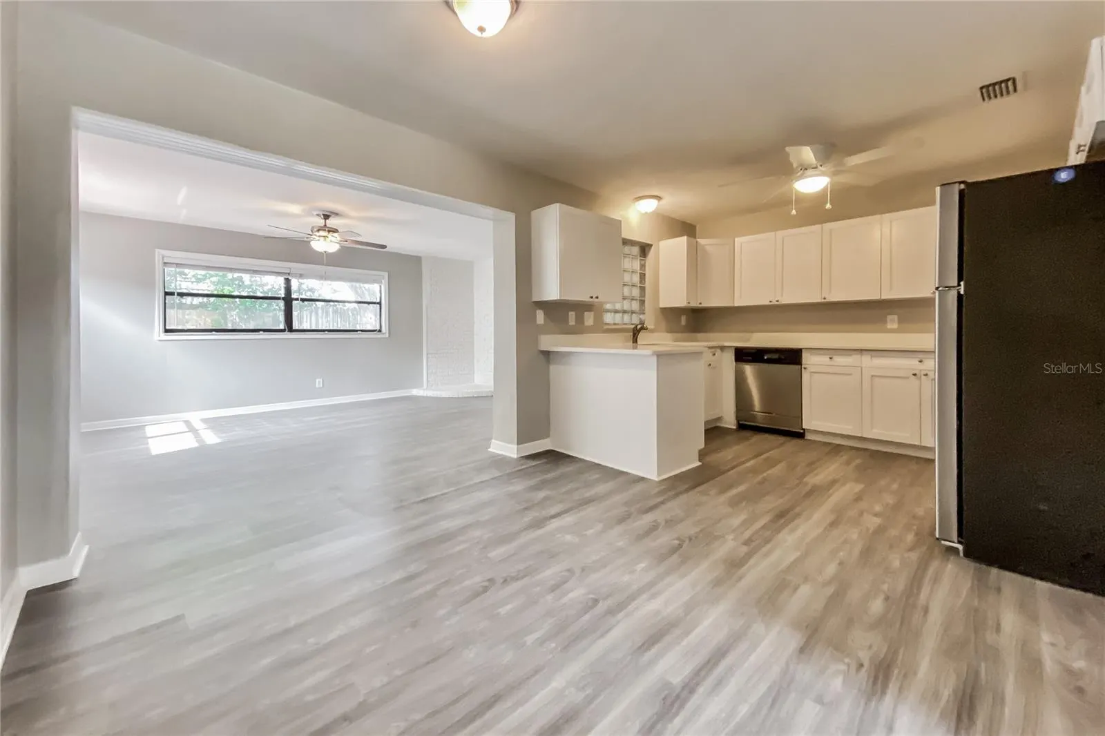 1524 SANDY LN