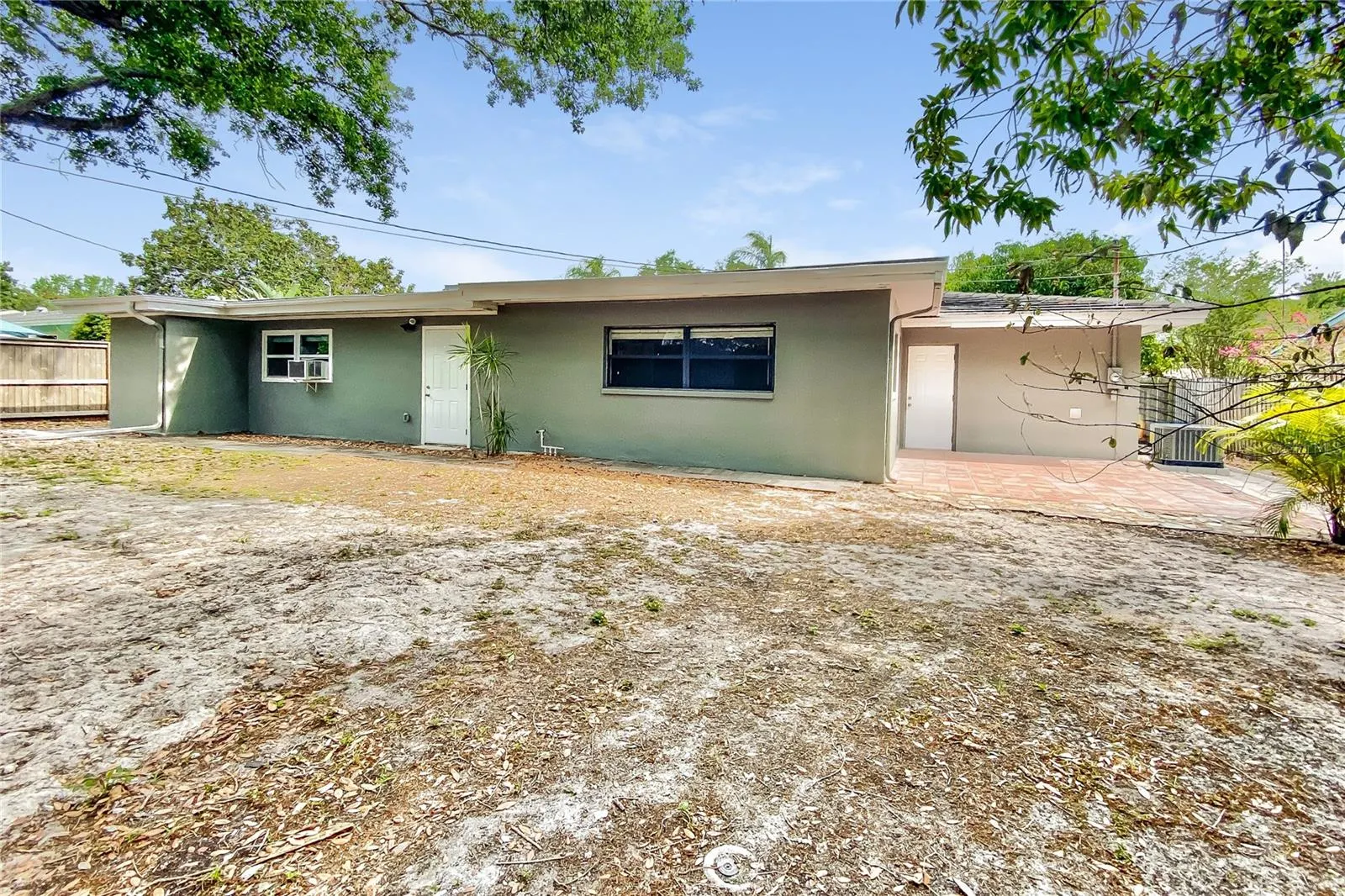 1524 SANDY LN