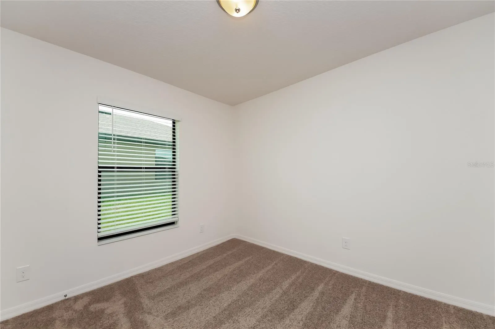 1467 SWAN LAKE CIR