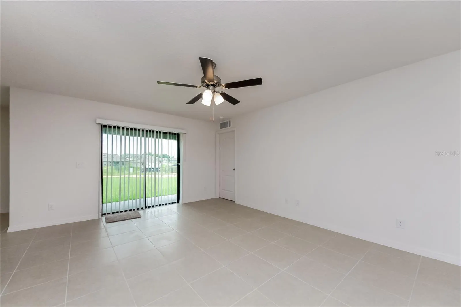 1467 SWAN LAKE CIR