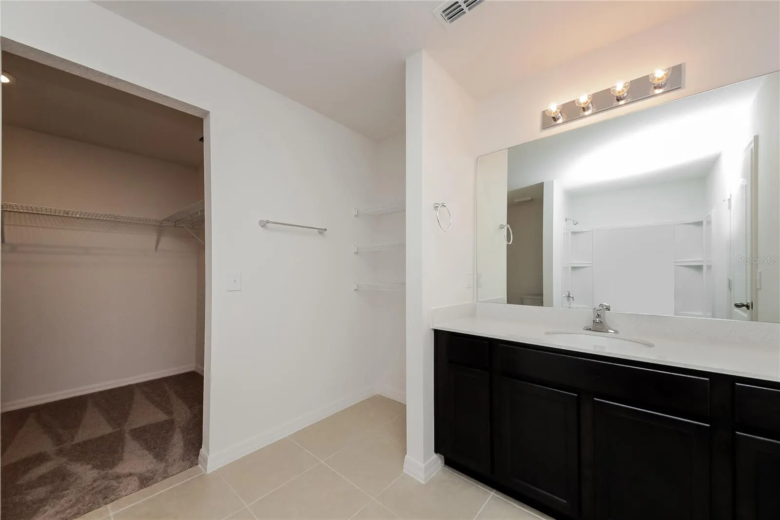 1467 SWAN LAKE CIR