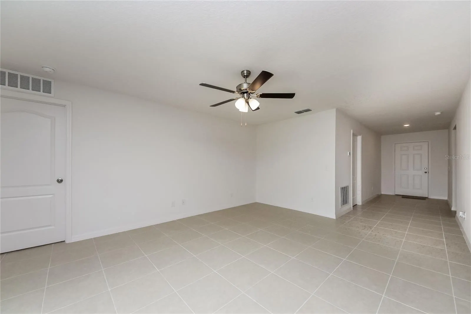 1467 SWAN LAKE CIR