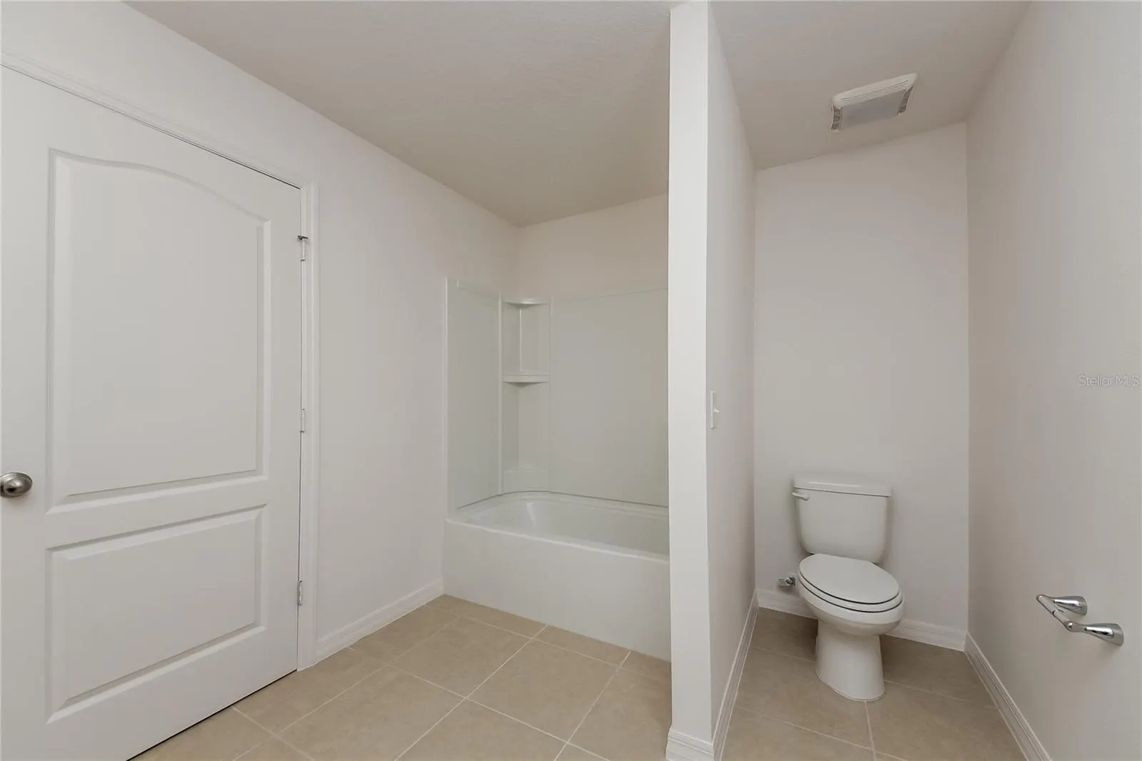 1467 SWAN LAKE CIR