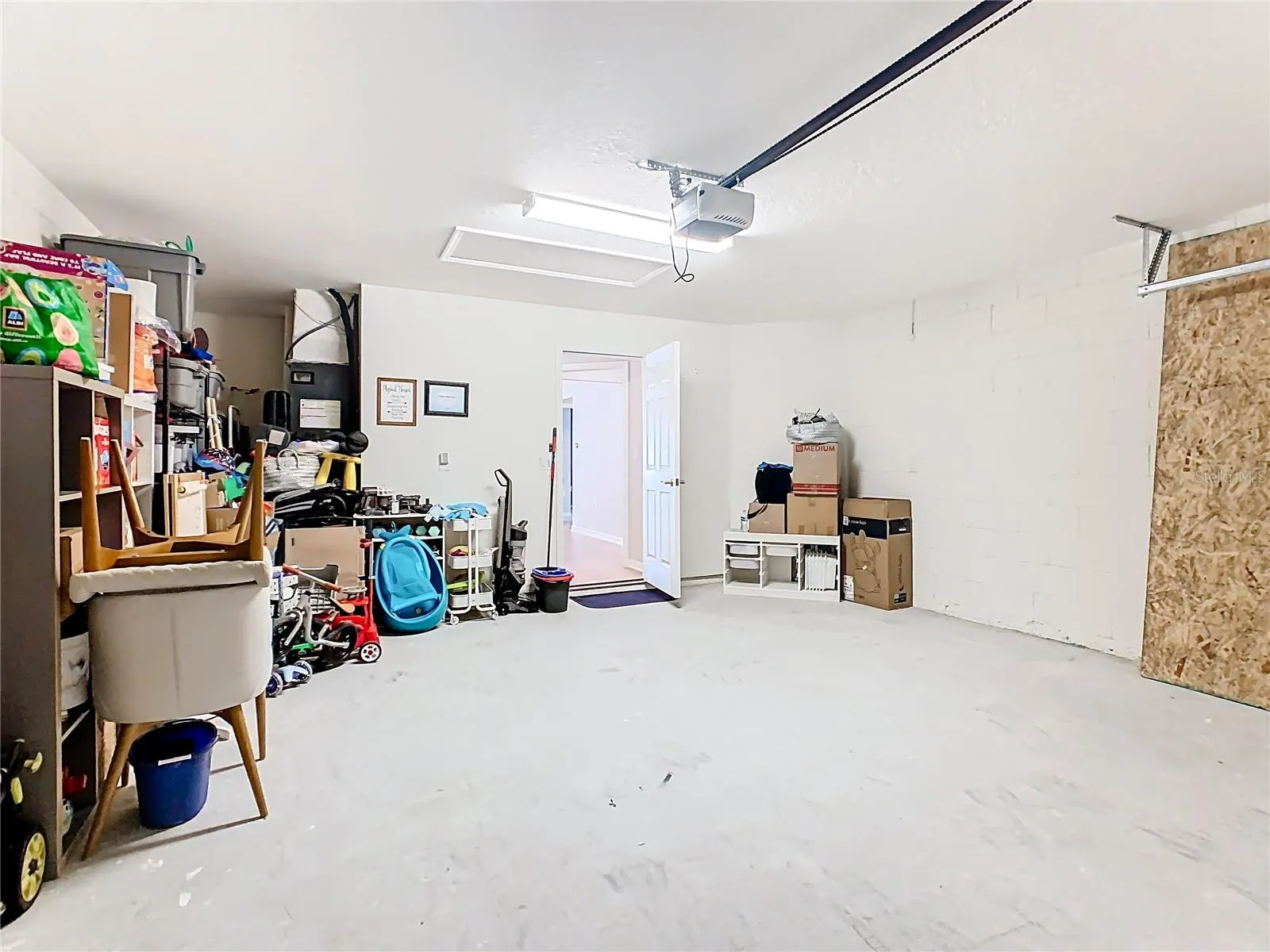 1060 CASCADE DR