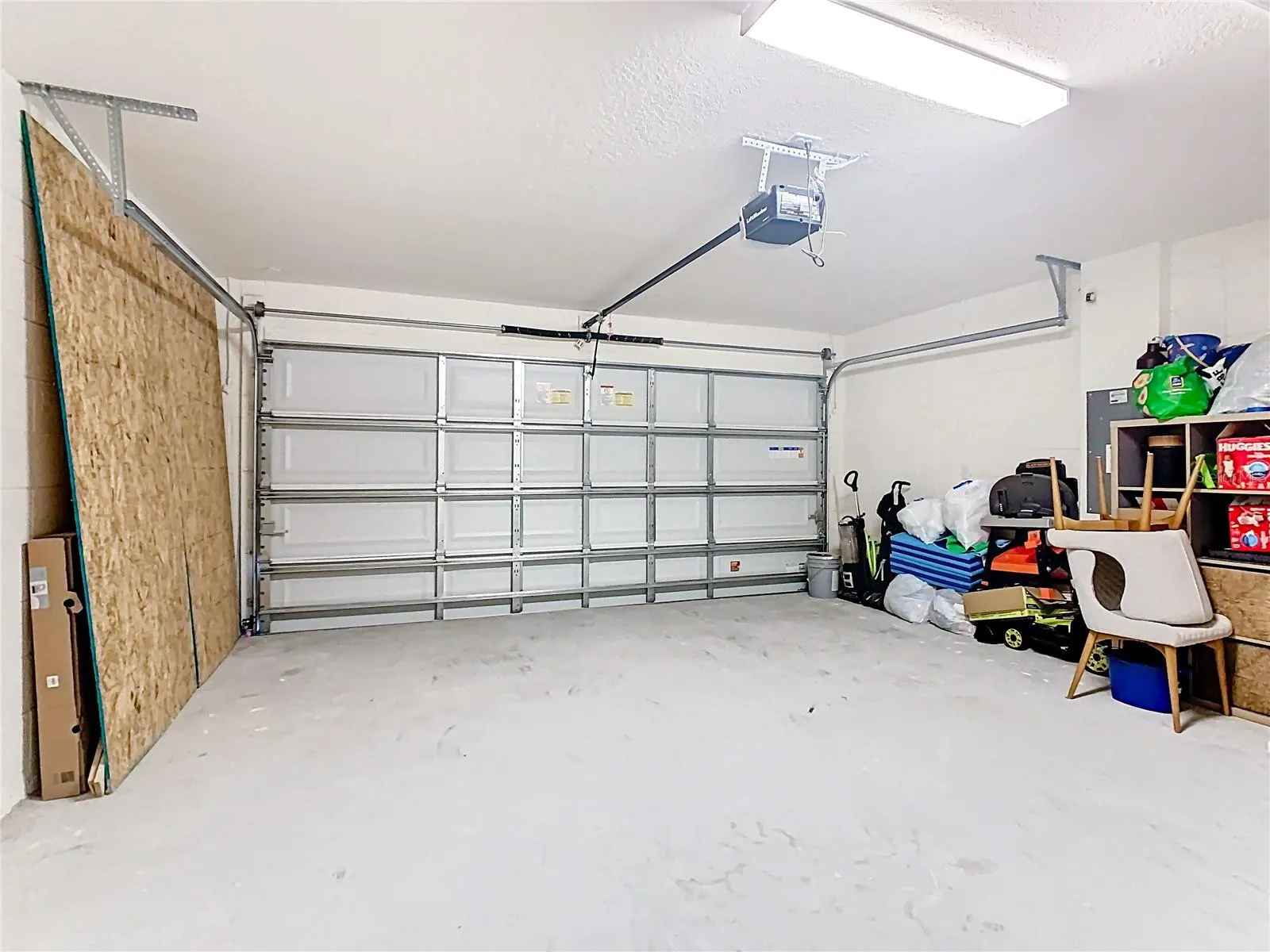 1060 CASCADE DR