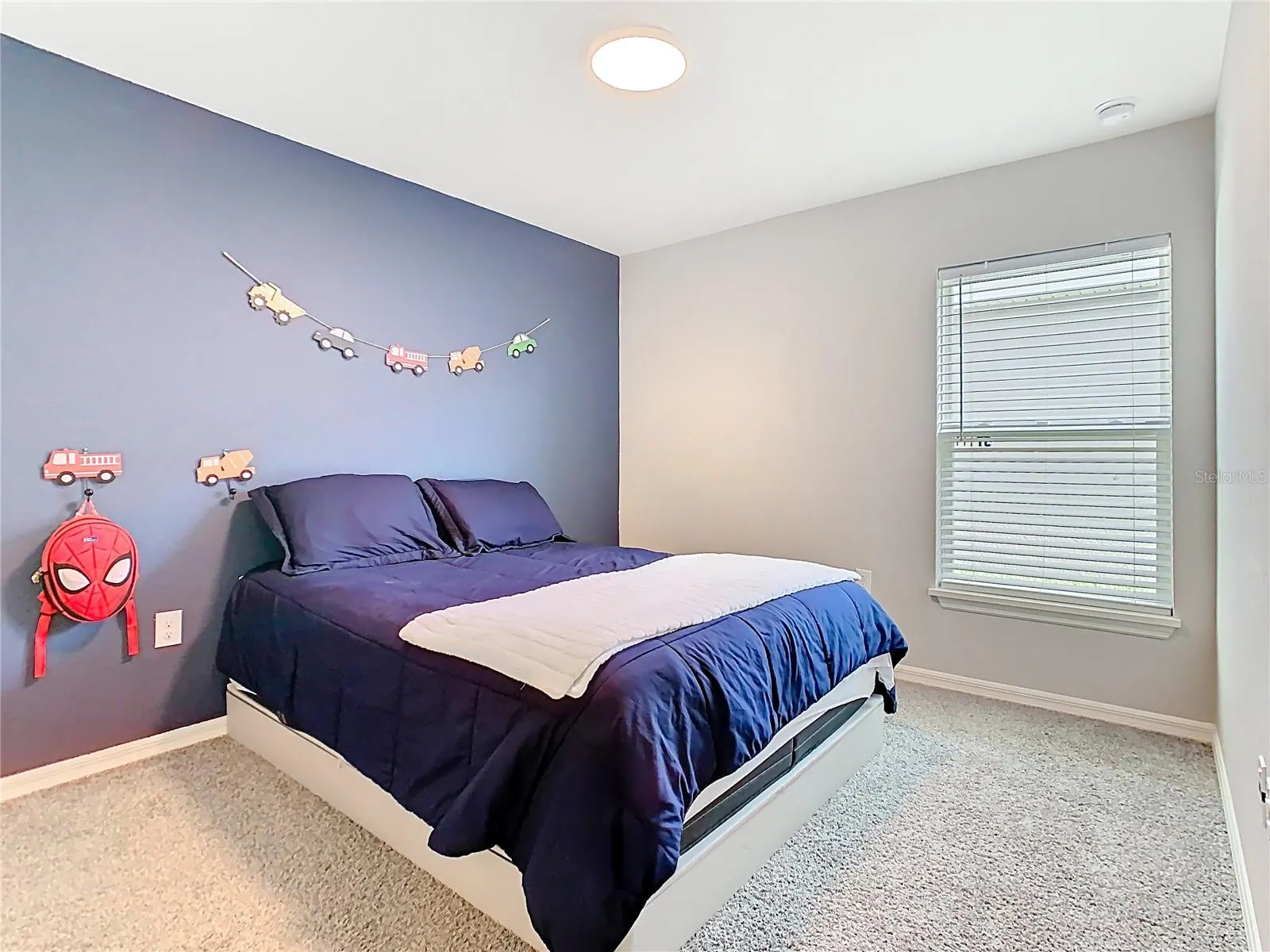 1060 CASCADE DR