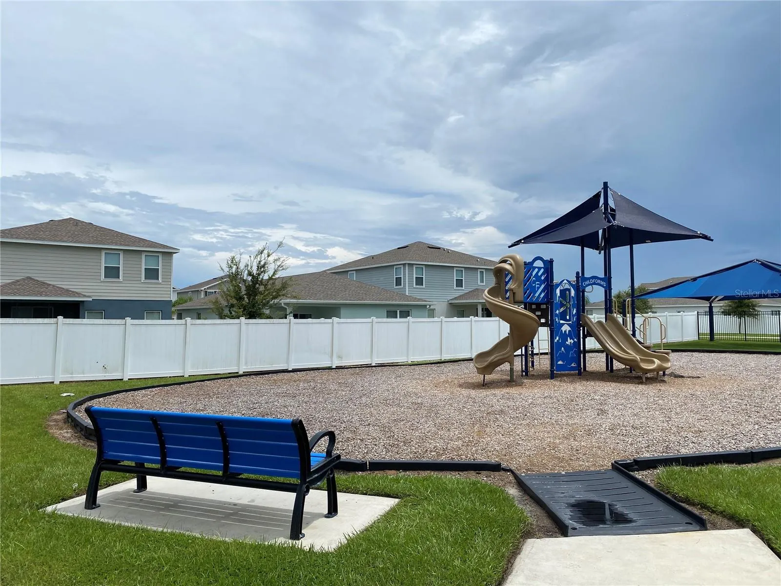 1060 CASCADE DR
