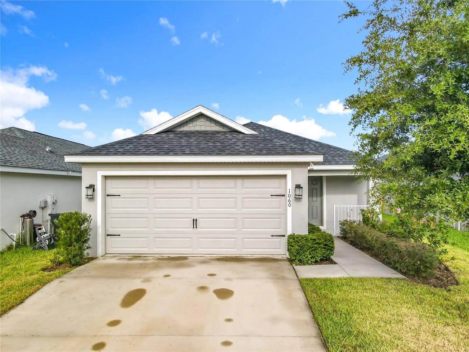 1060 CASCADE DR