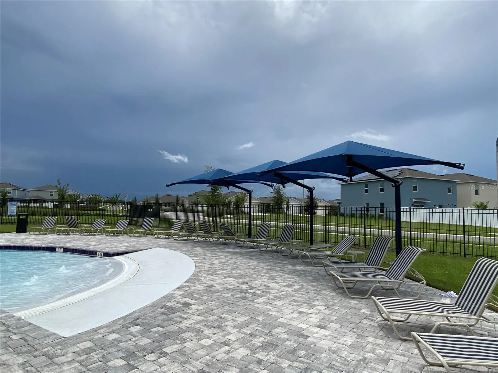 1060 CASCADE DR