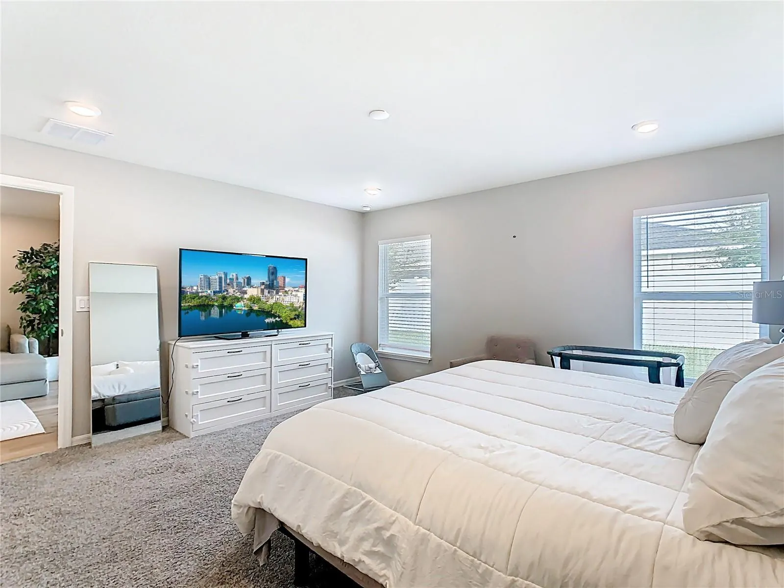 1060 CASCADE DR