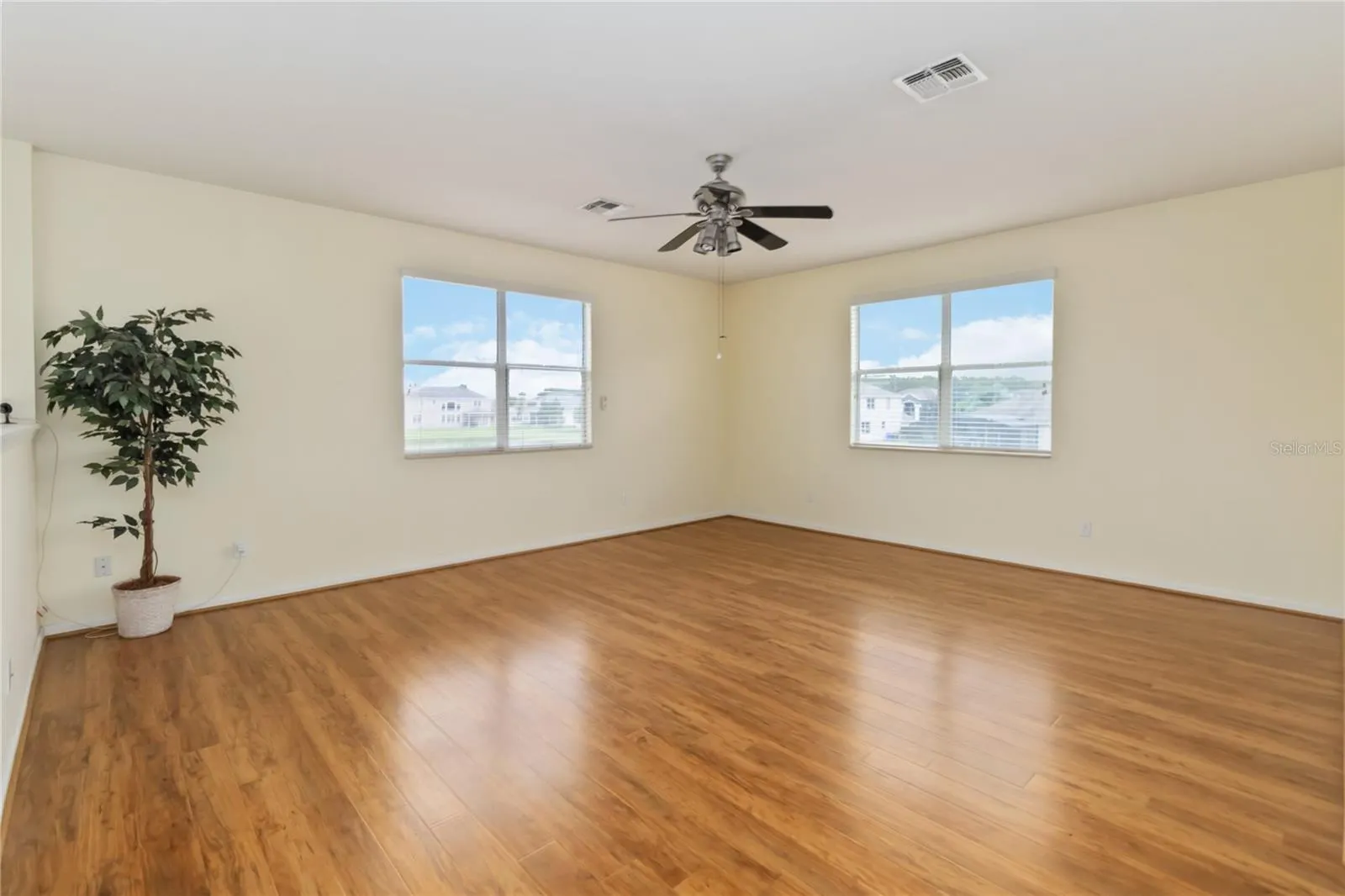 2709 STRATHAM CT