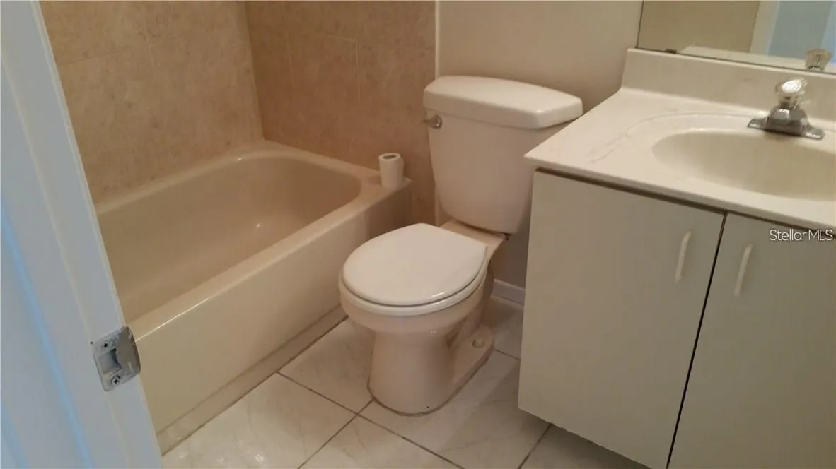 2516 WOODGATE BLVD #202, #202