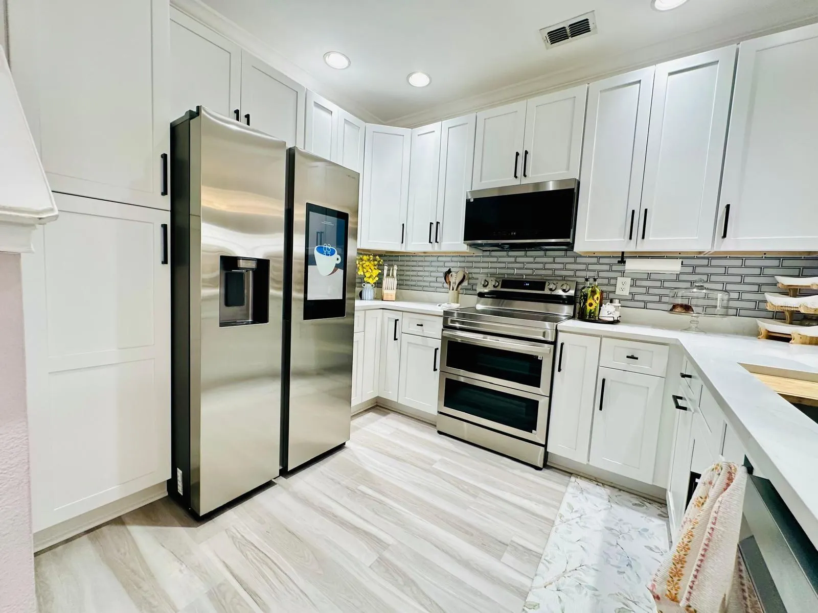 3014 BELLA VISTA DR