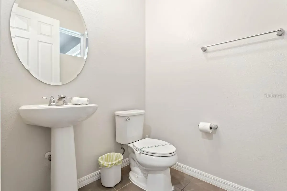 1552 NASSAU POINT TRL