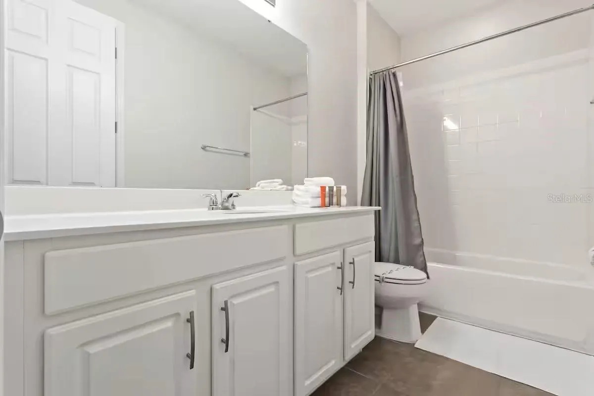 1552 NASSAU POINT TRL