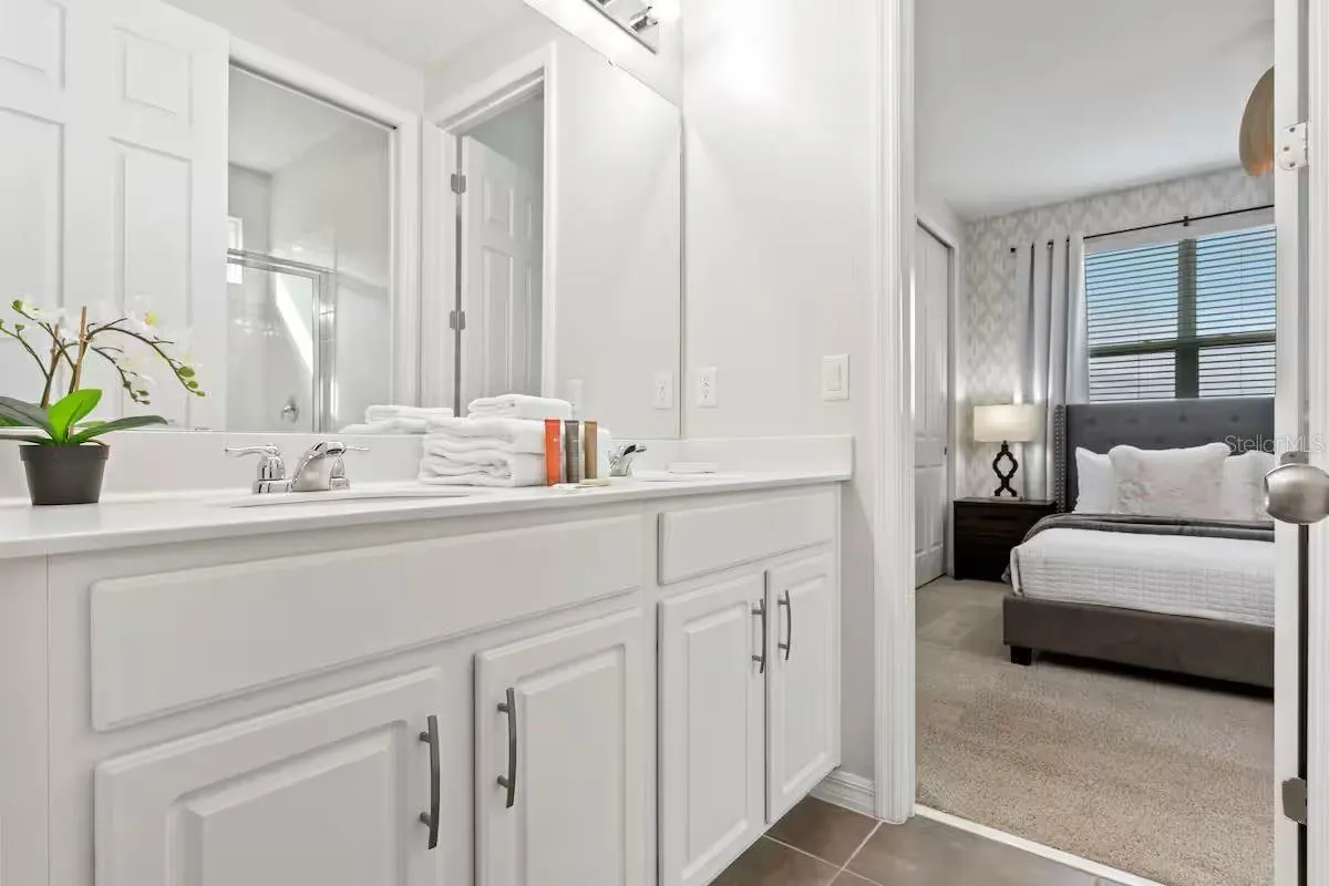 1552 NASSAU POINT TRL