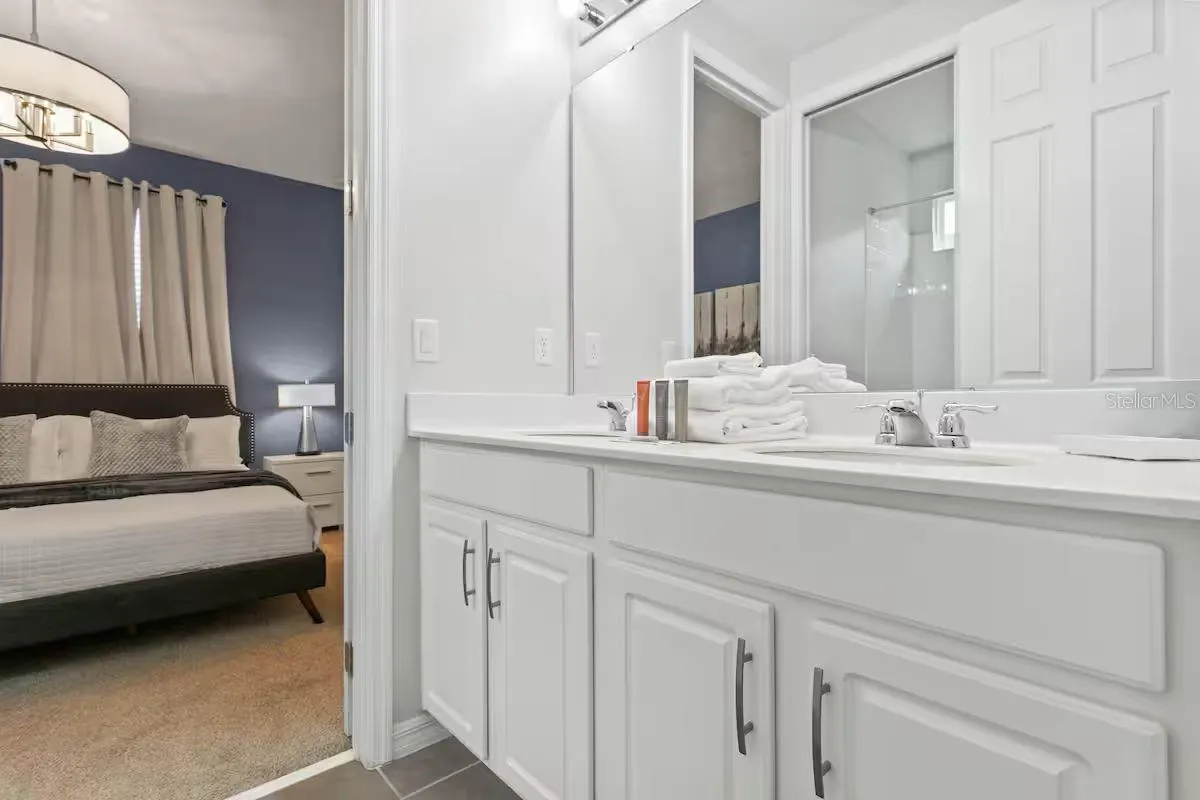 1552 NASSAU POINT TRL