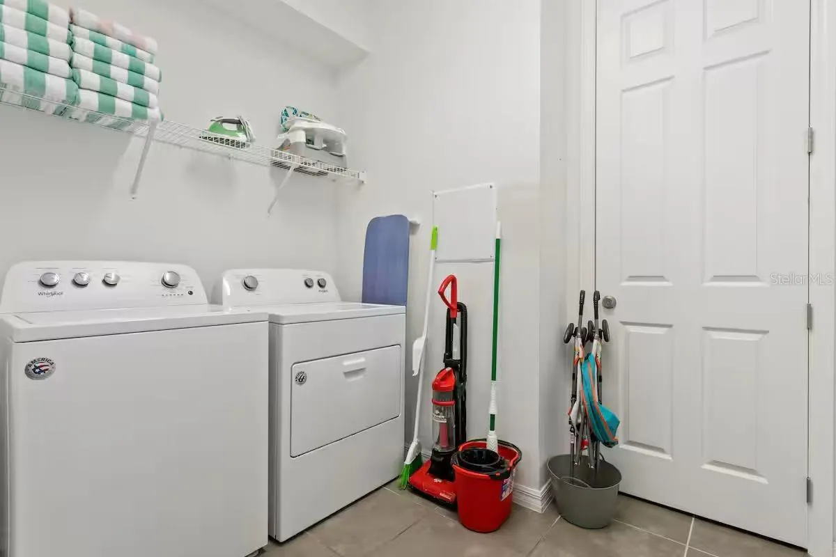 1552 NASSAU POINT TRL