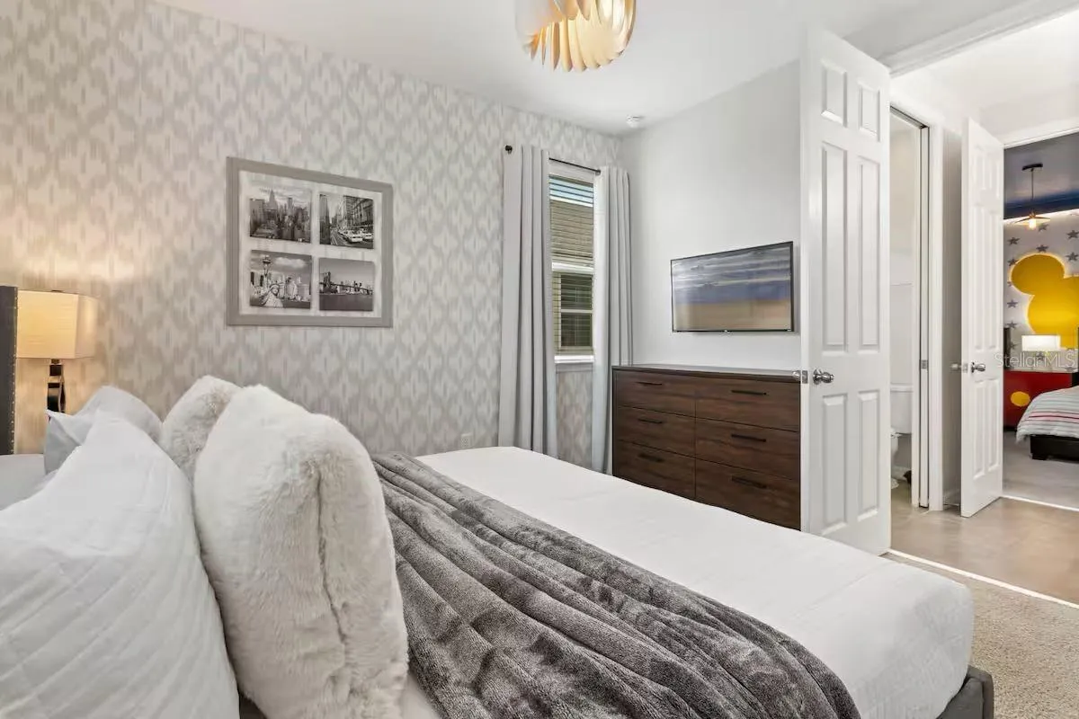1552 NASSAU POINT TRL
