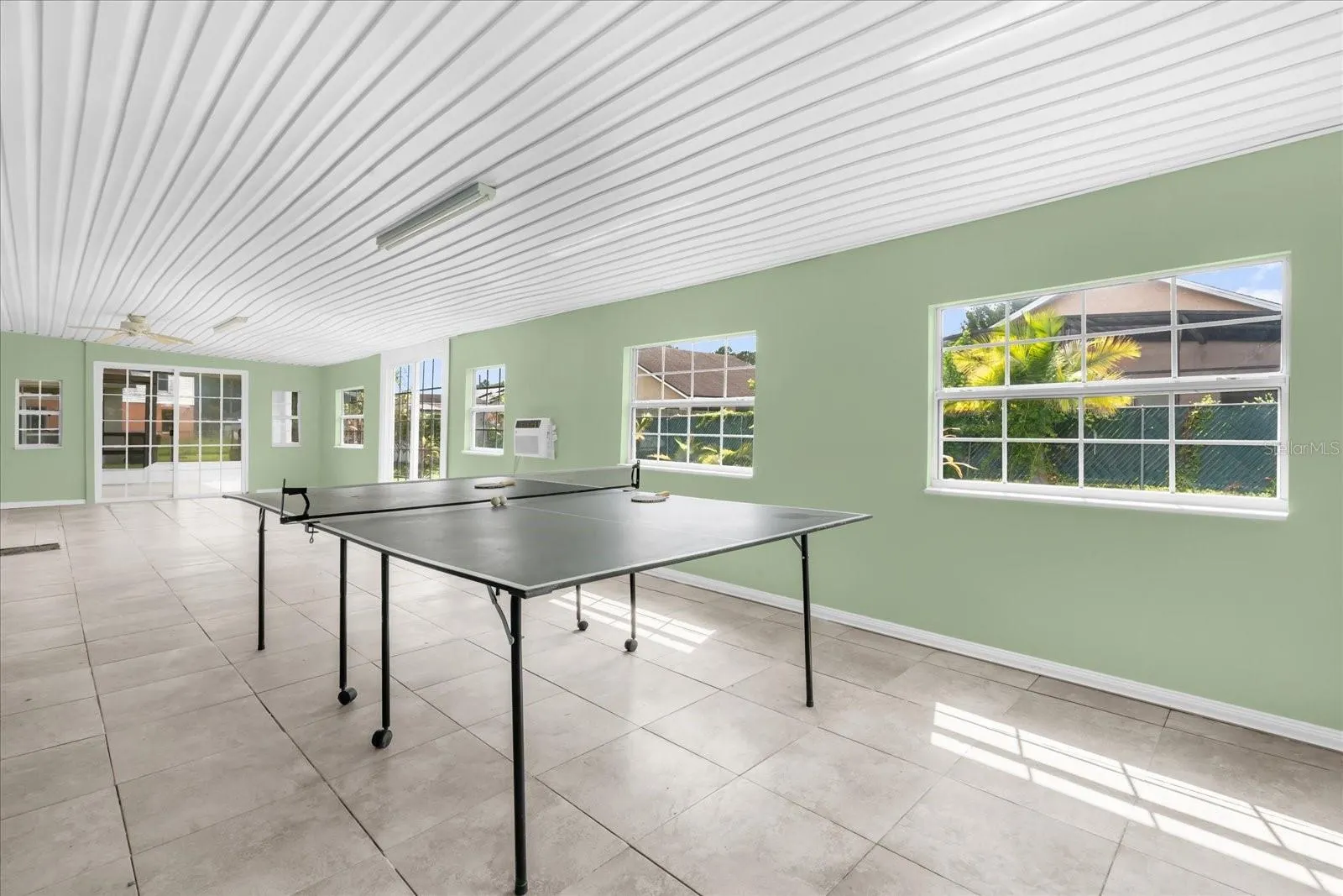 936 GILLINGHAM CT