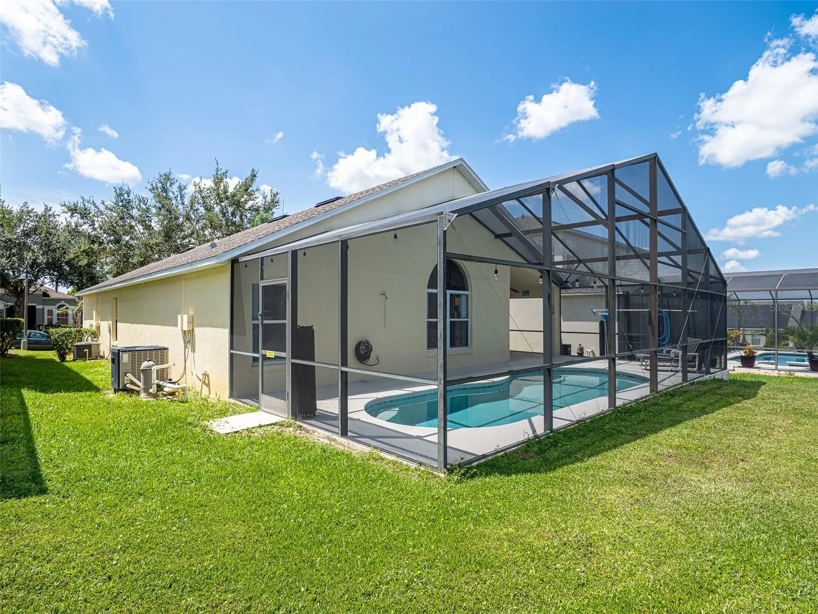 124 LANCASTER DR
