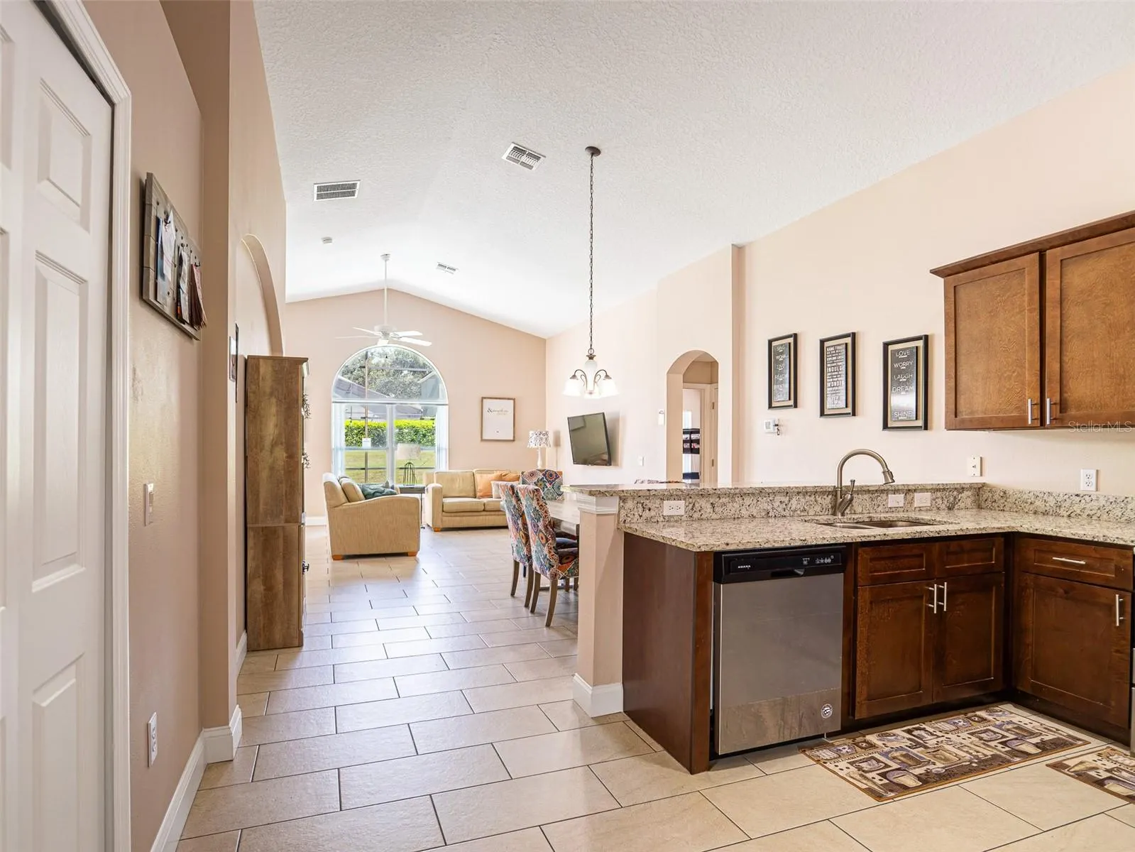 124 LANCASTER DR