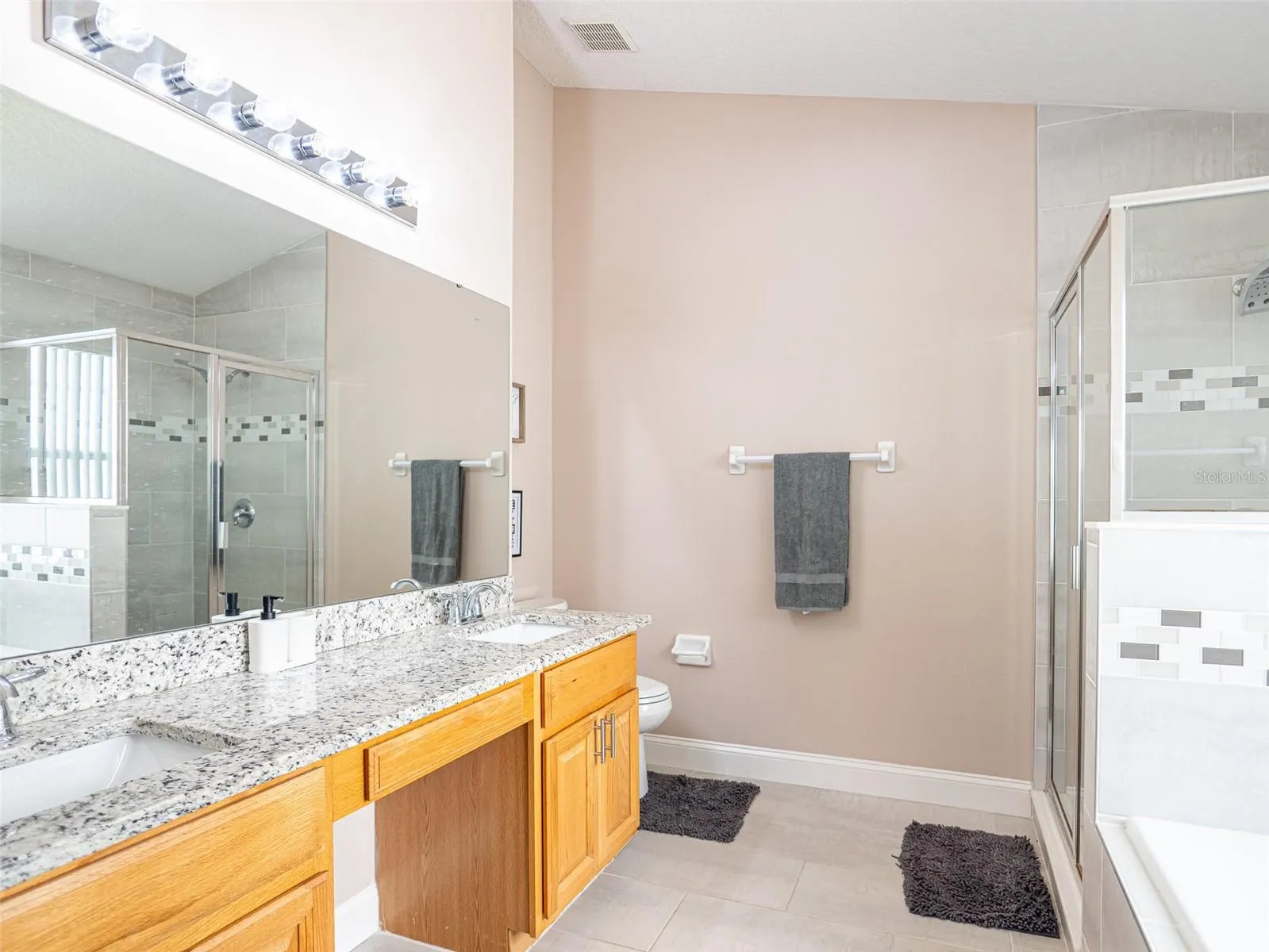 124 LANCASTER DR