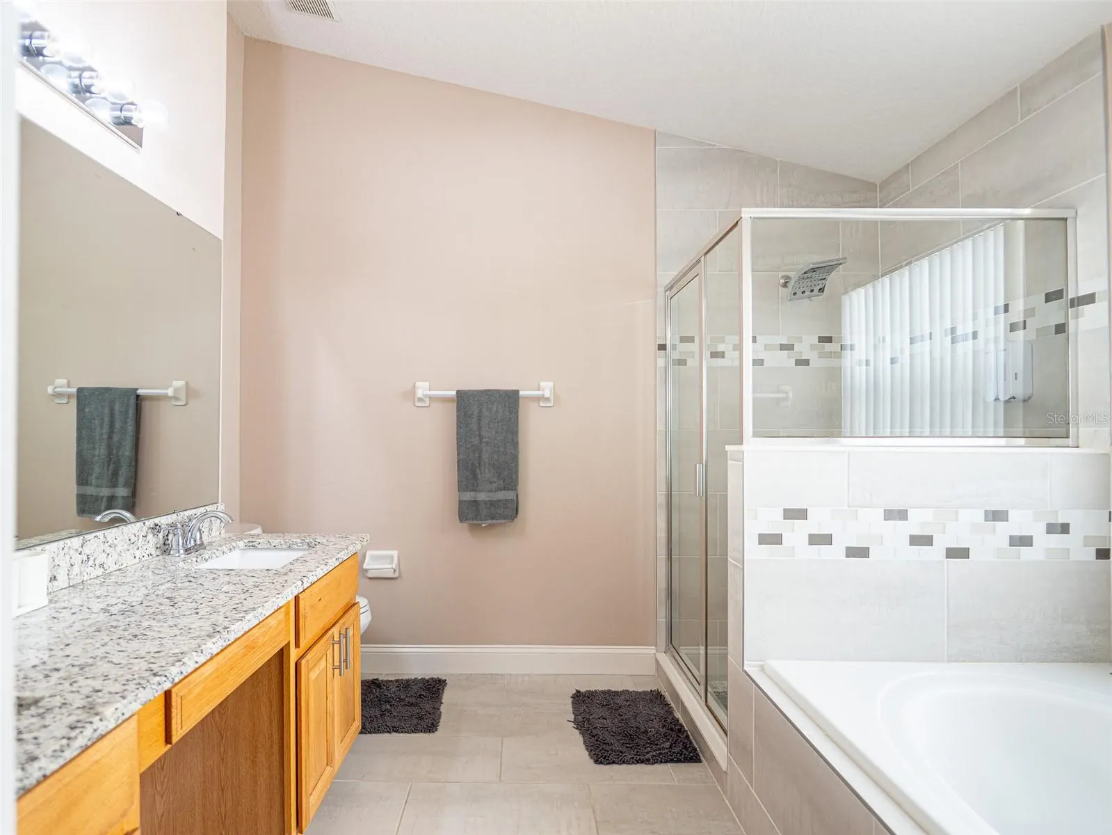 124 LANCASTER DR