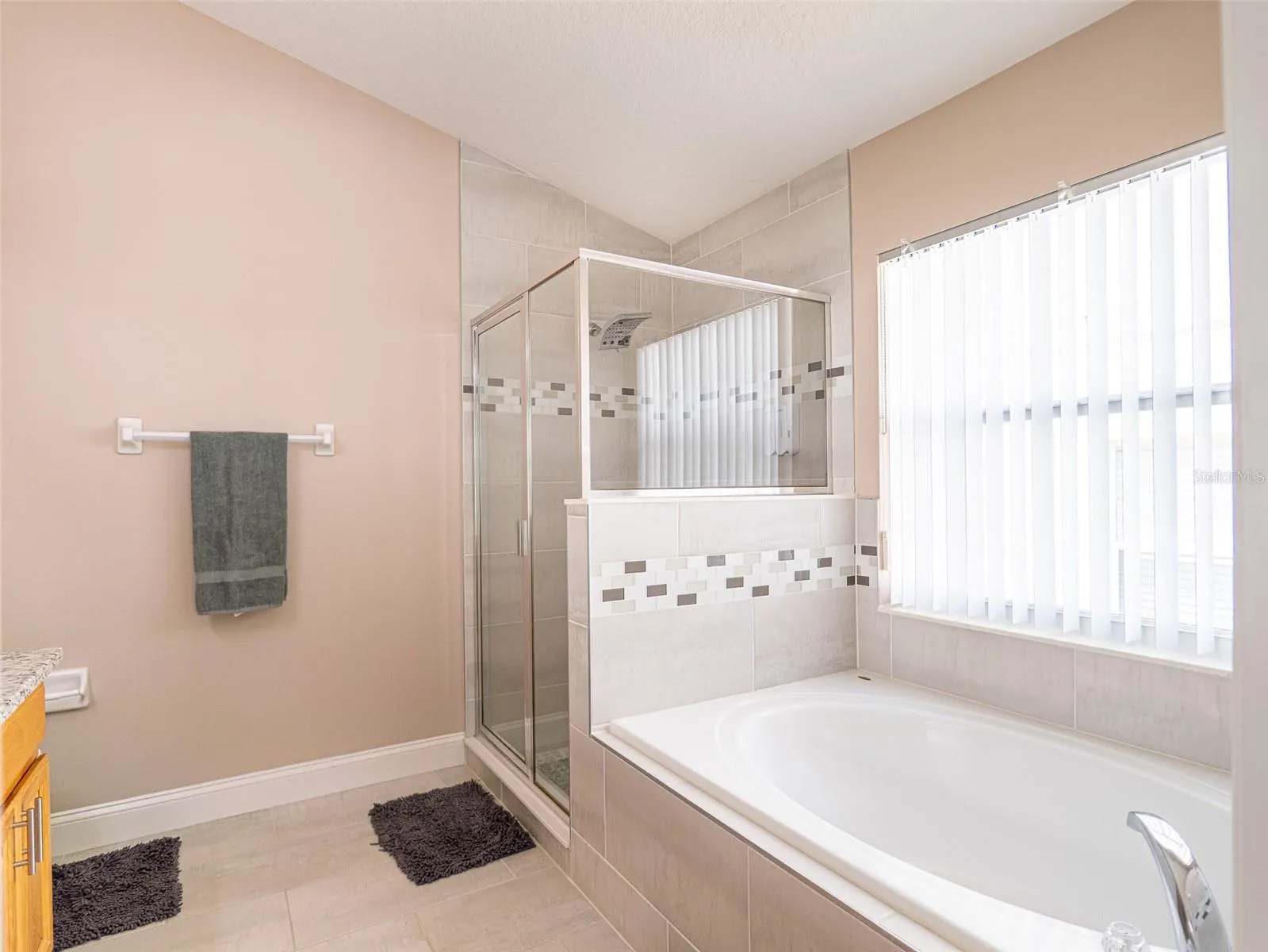 124 LANCASTER DR
